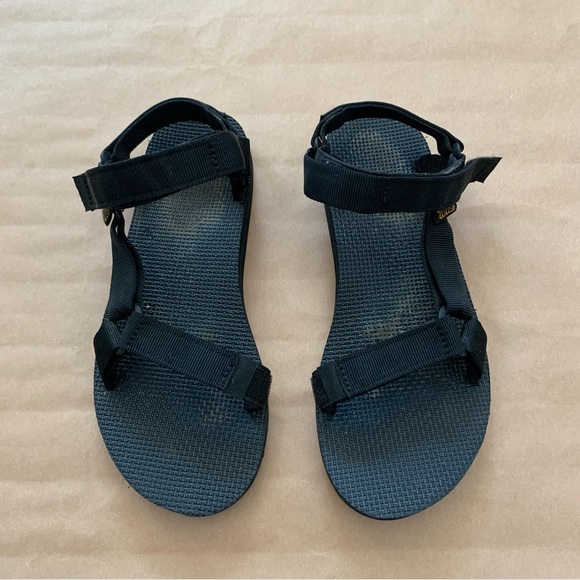 Teva Black Sandals Size 8 Woman’s - Picture 1 of 7